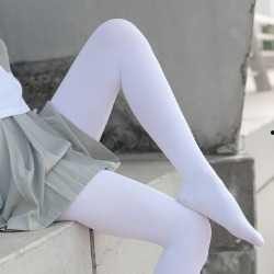 强迫男生穿白丝袜小说