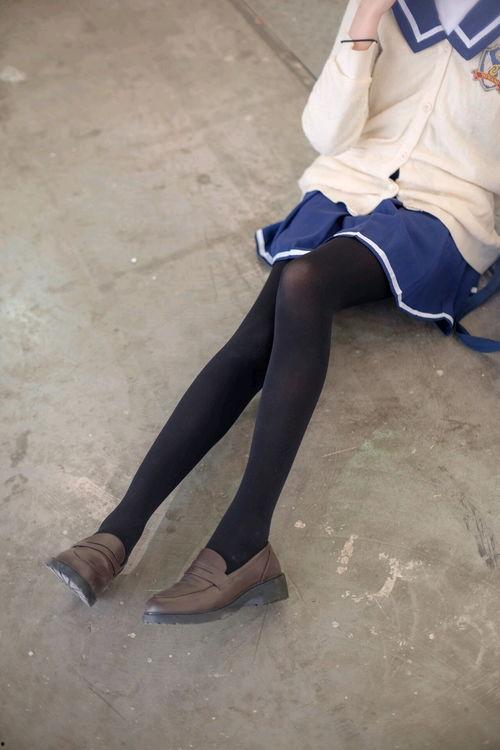 少女穿丝袜开腿图片大全