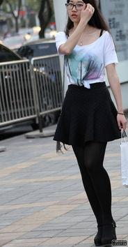 黑色超薄短丝袜美女,黑色超薄短丝袜美女生动演绎时尚魅力