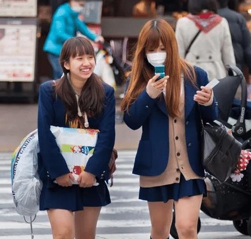 闻高中女生原味丝袜,闻高中女生原味丝袜背后的故事